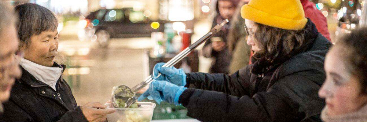 Kältehilfe Essensausgabe