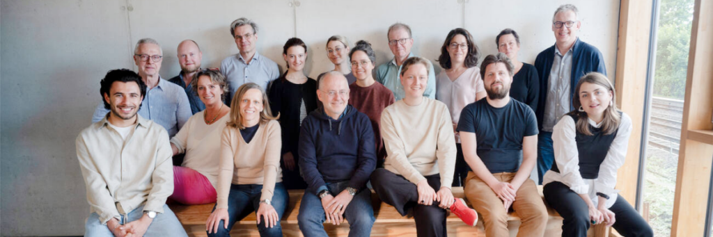 Voluntary support for democracy and human rights